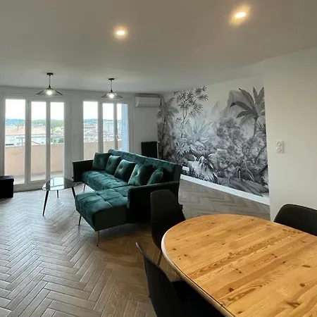 Cosy Avec Vue Imprenable Sur La Cite Apartmán